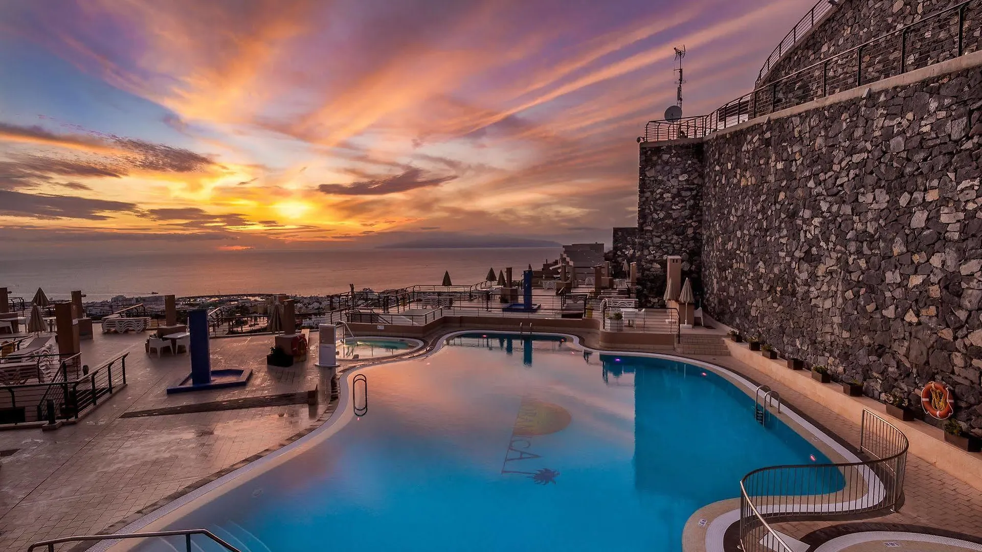 Kn Aparthotel Panoramica contacts
